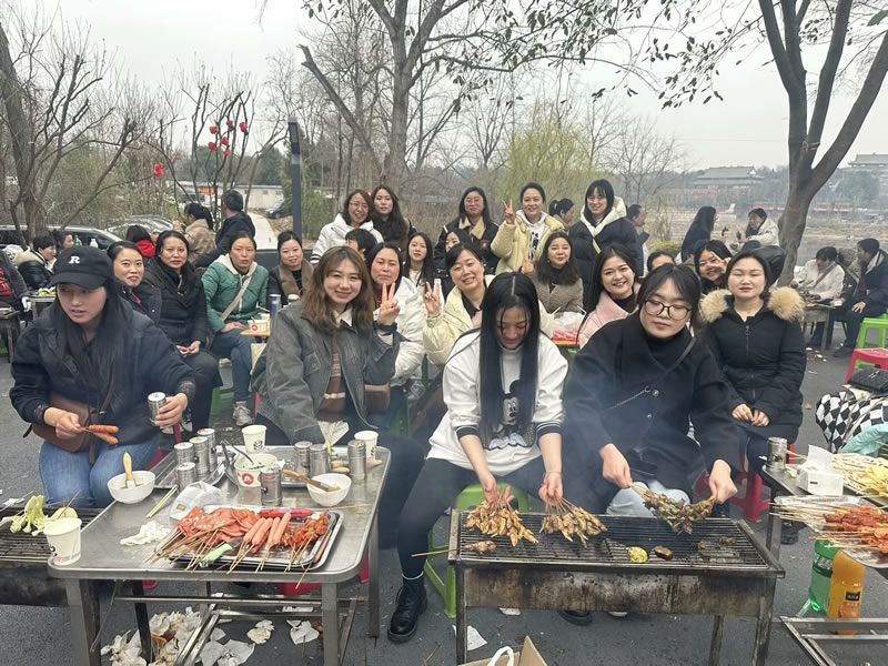 綿陽市先鋒醫療器械有限公司—— 慶祝“3.8婦女節”，共赴燒烤盛宴，致敬巾幗風采2.jpg